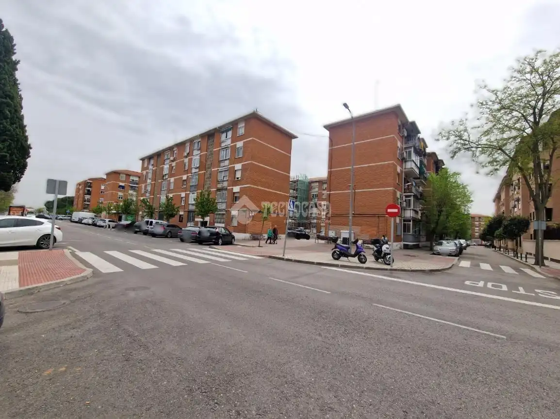 Vista exterior de Piso en venta en Torrejón de Ardoz con Terraza