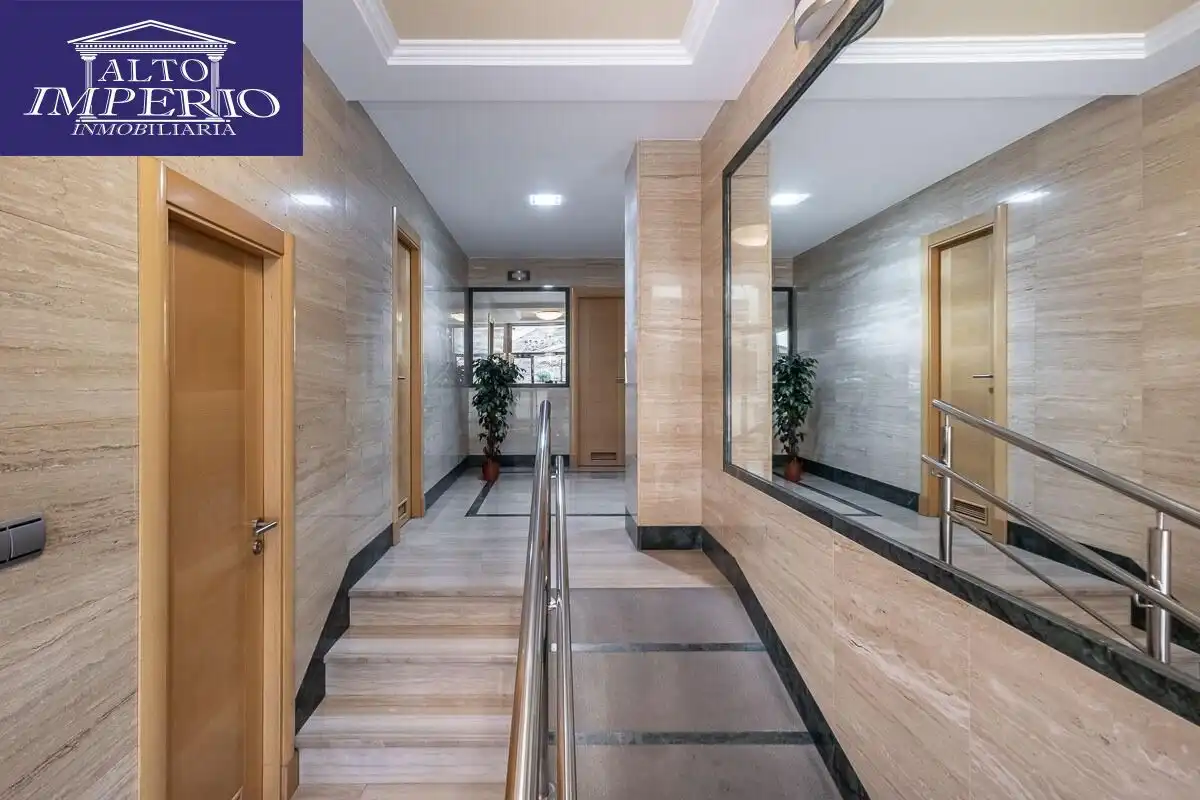 Piso con ascensor en venta en Calle ARQUITECTO JIMENEZ LACAL, imagen 31