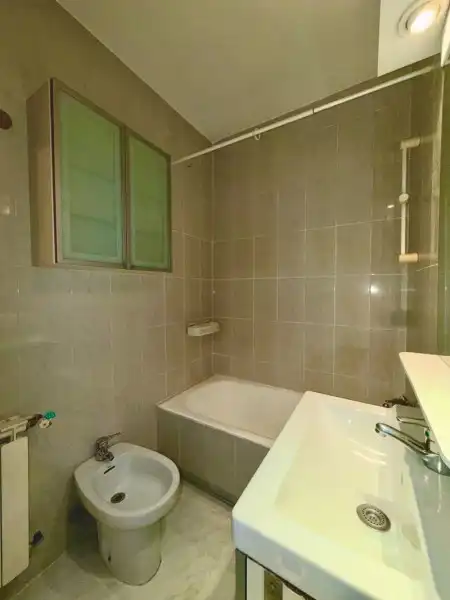 Bathroom of Flat for sale in Carabanchel
