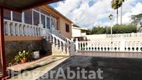 Vista exterior de Casa o xalet en venda en Castellón de la Plana / Castelló de la Plana amb Aire condicionat, Terrassa i Piscina