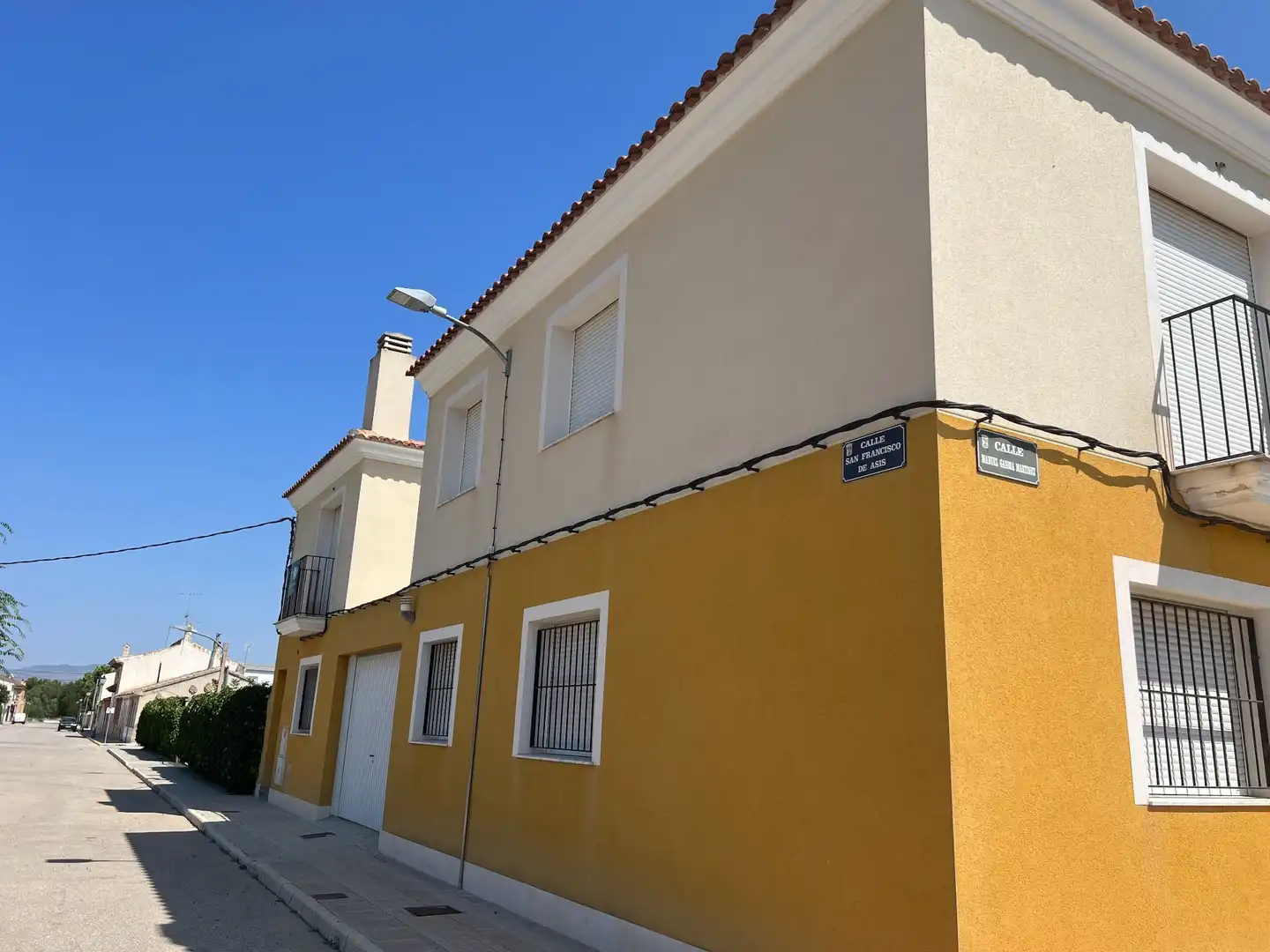 Vista exterior de Casa o xalet en venda en Villena amb Calefacció i Traster
