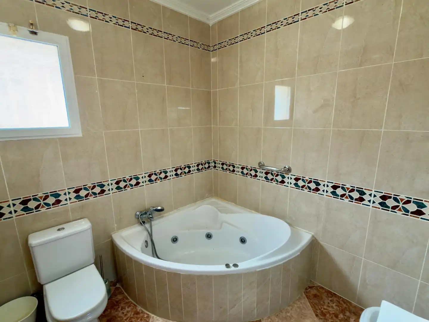 Bany de Casa o xalet en venda en Torrevieja amb Aire condicionat, Jardí privat i Terrassa