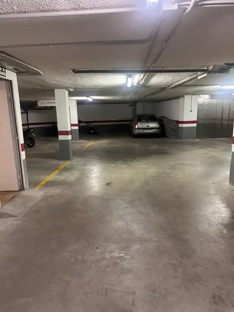 Individuel avec ascenseur à vendre à Carrer de la Mare de Déu del Carme 1