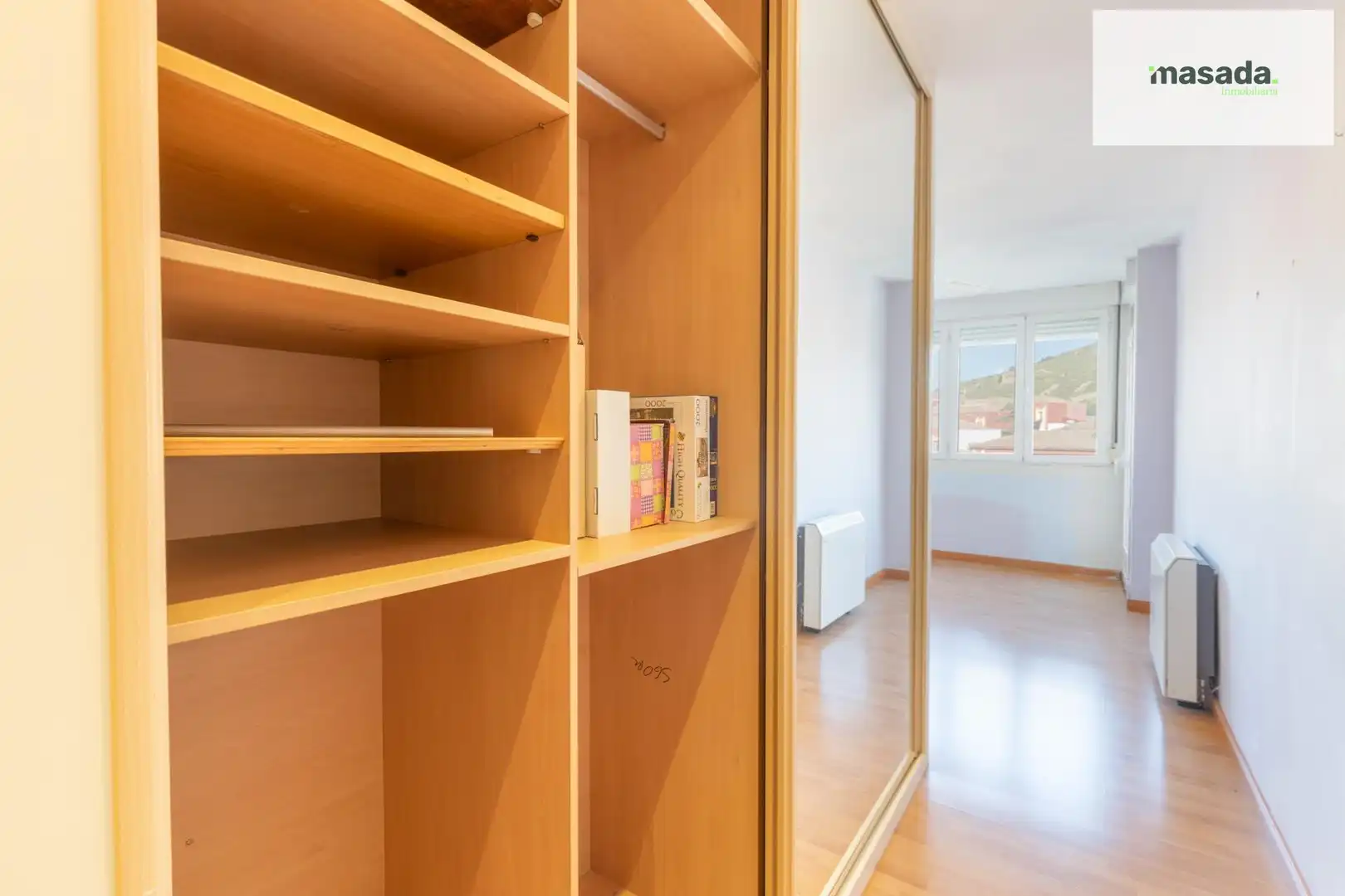 Habitación de Piso en venta en Granada con Aire acondicionado, Calefacción y Balcón