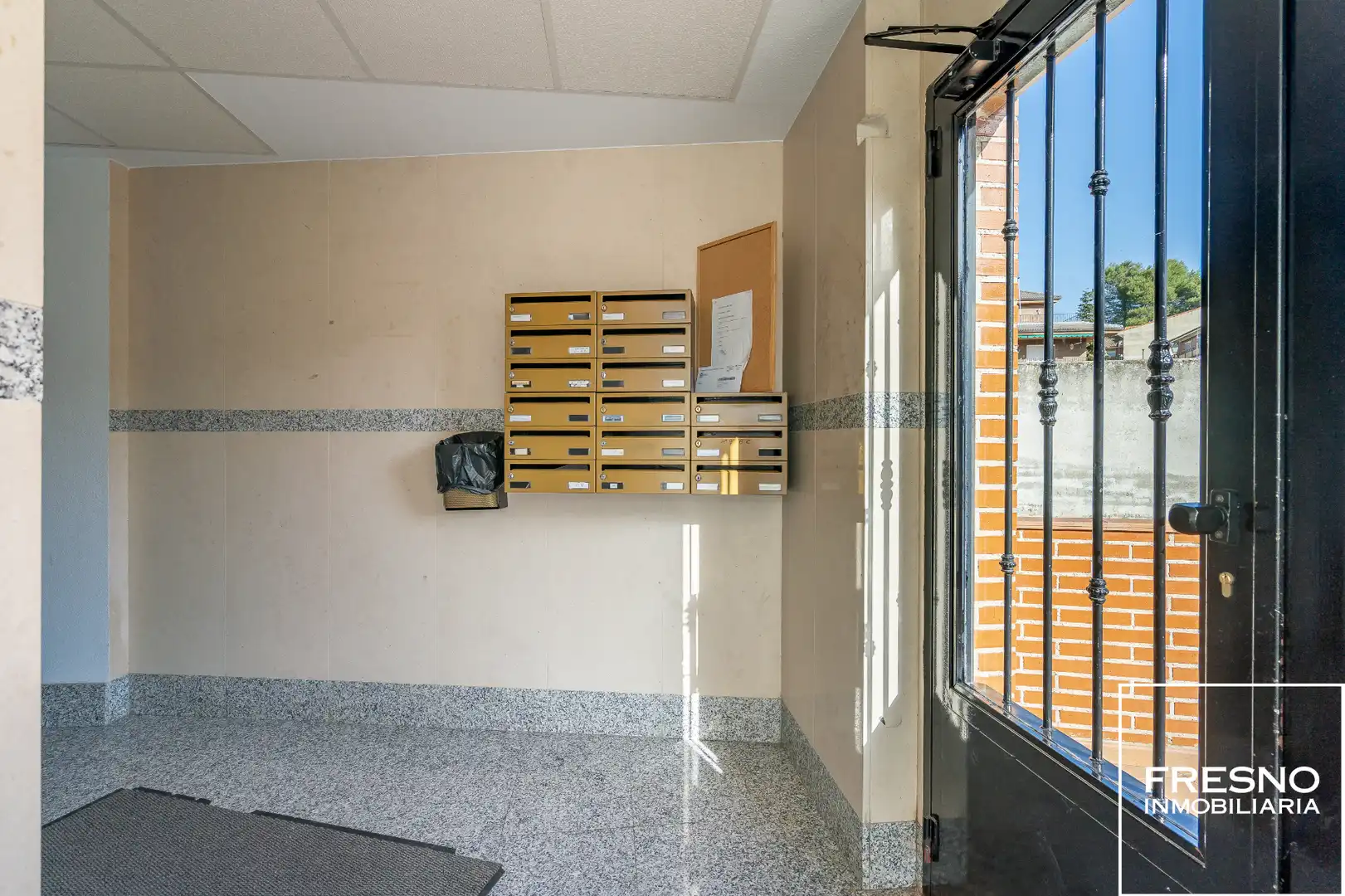 Maisonette zum Verkauf in Cobeña mit Klimaanlage, Heizung und Parkett