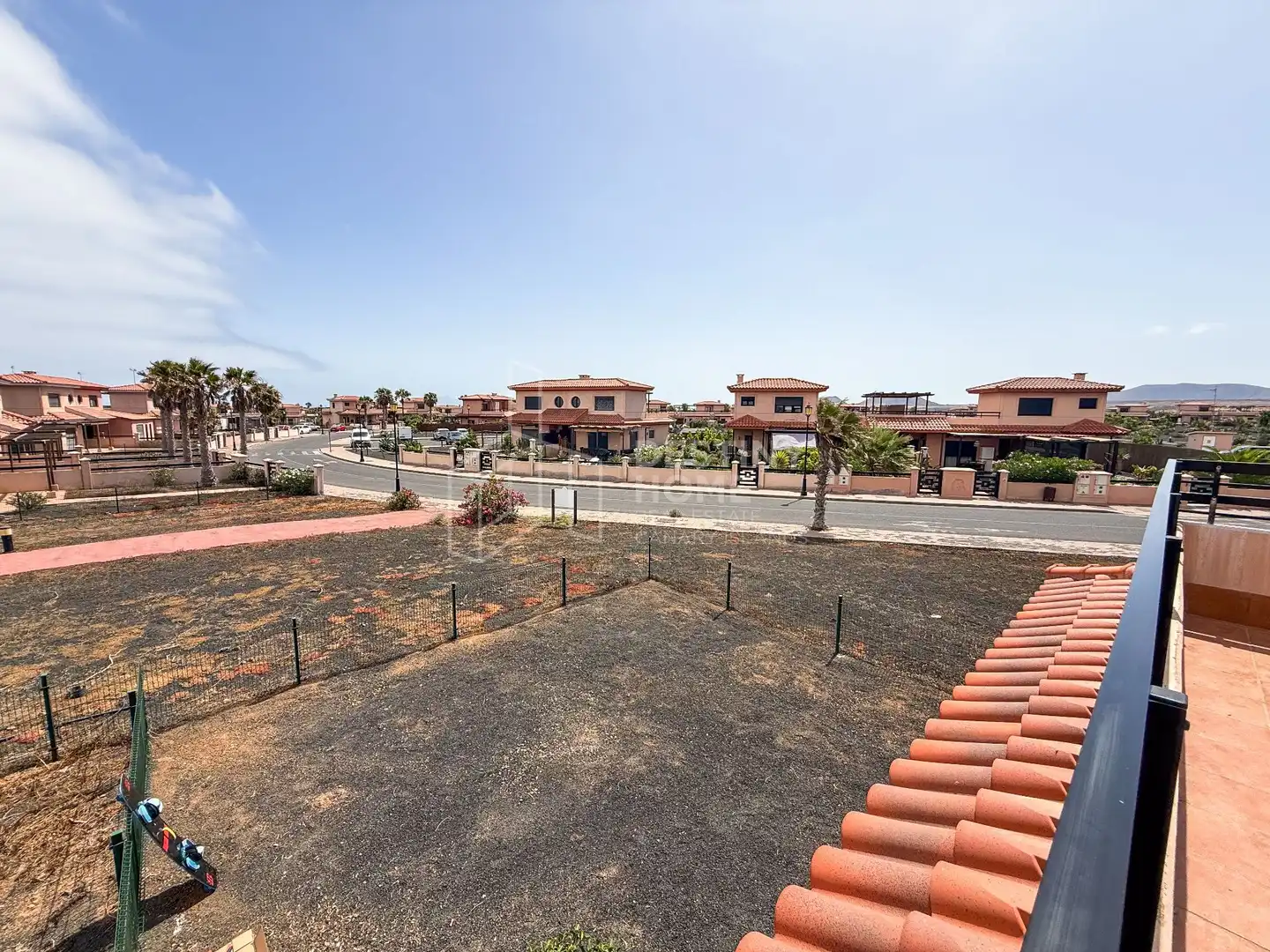 Vista exterior de Casa o xalet de lloguer en La Oliva amb Jardí privat, Terrassa i Piscina comunitària