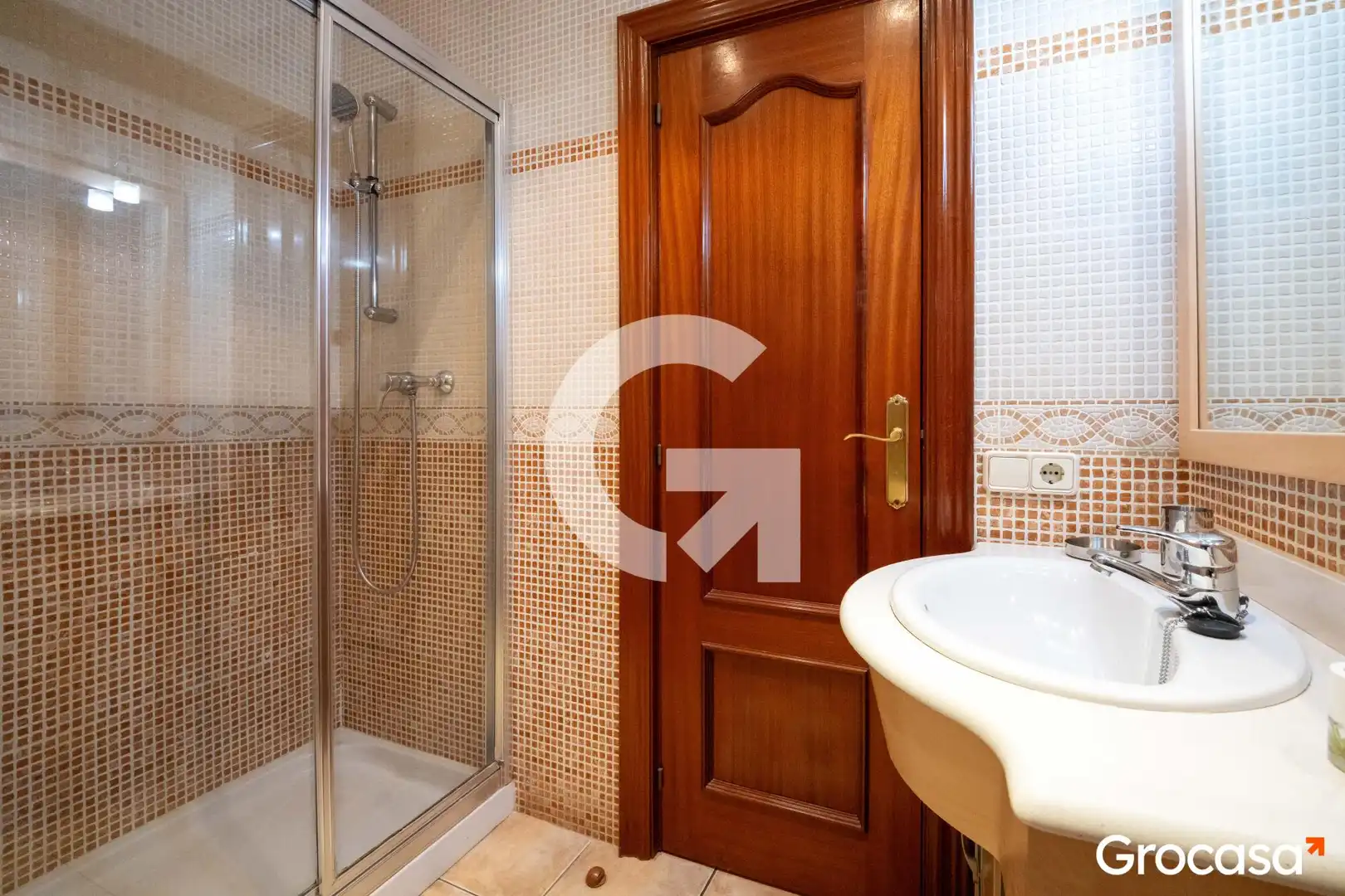 Bathroom of Flat for sale in Mataró  with Heating, Oven and TV