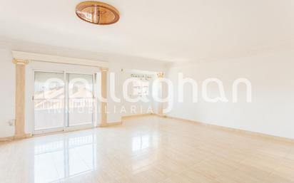 Living room of Flat for sale in  Valencia Capital  with Balcony