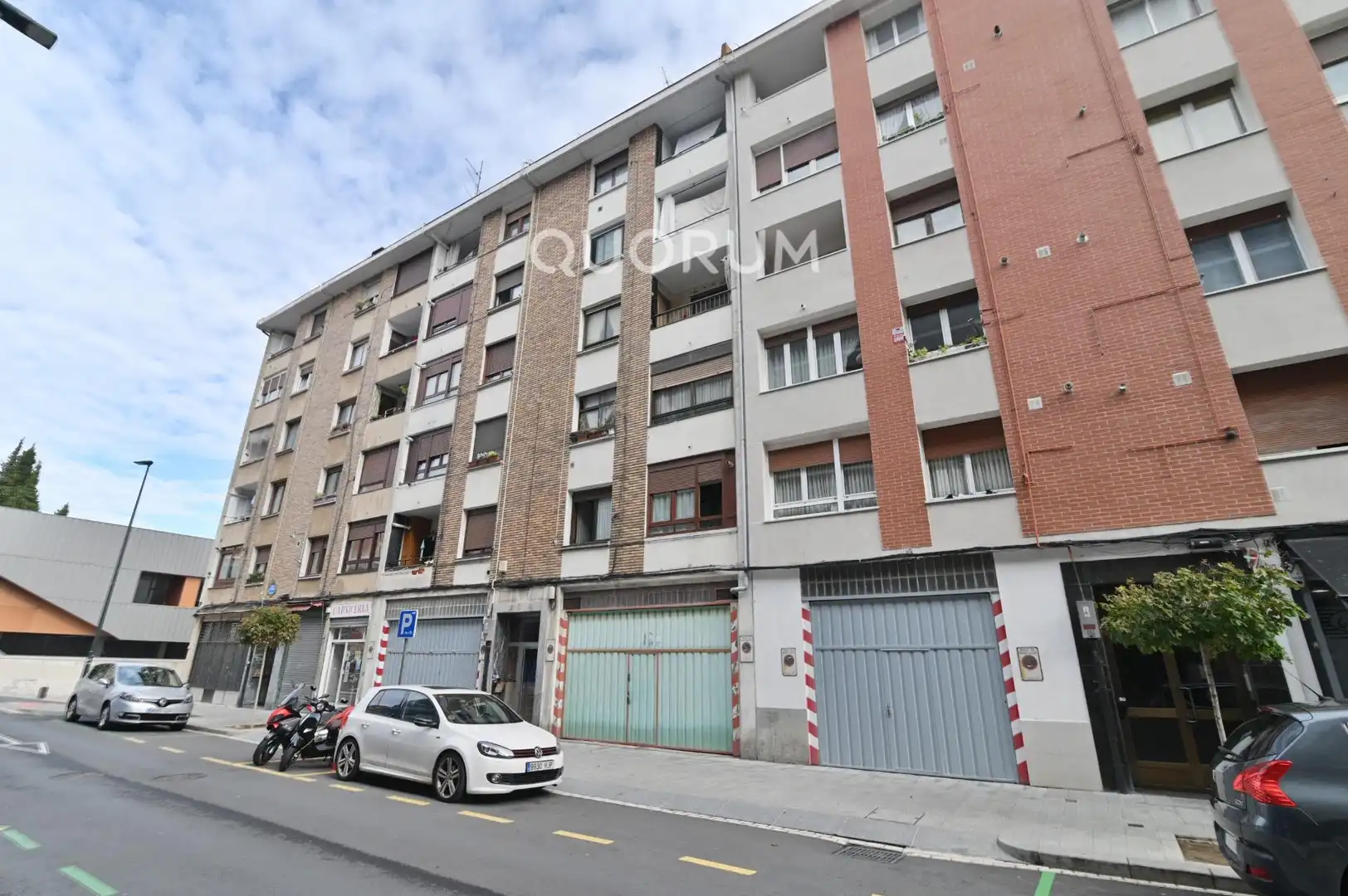 Vista exterior de Piso en venta en Ibaiondo