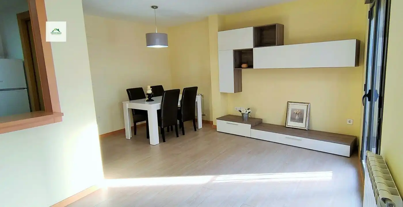 Comedor de Piso de alquiler en Huesca con Calefacción, Terraza y Amueblado