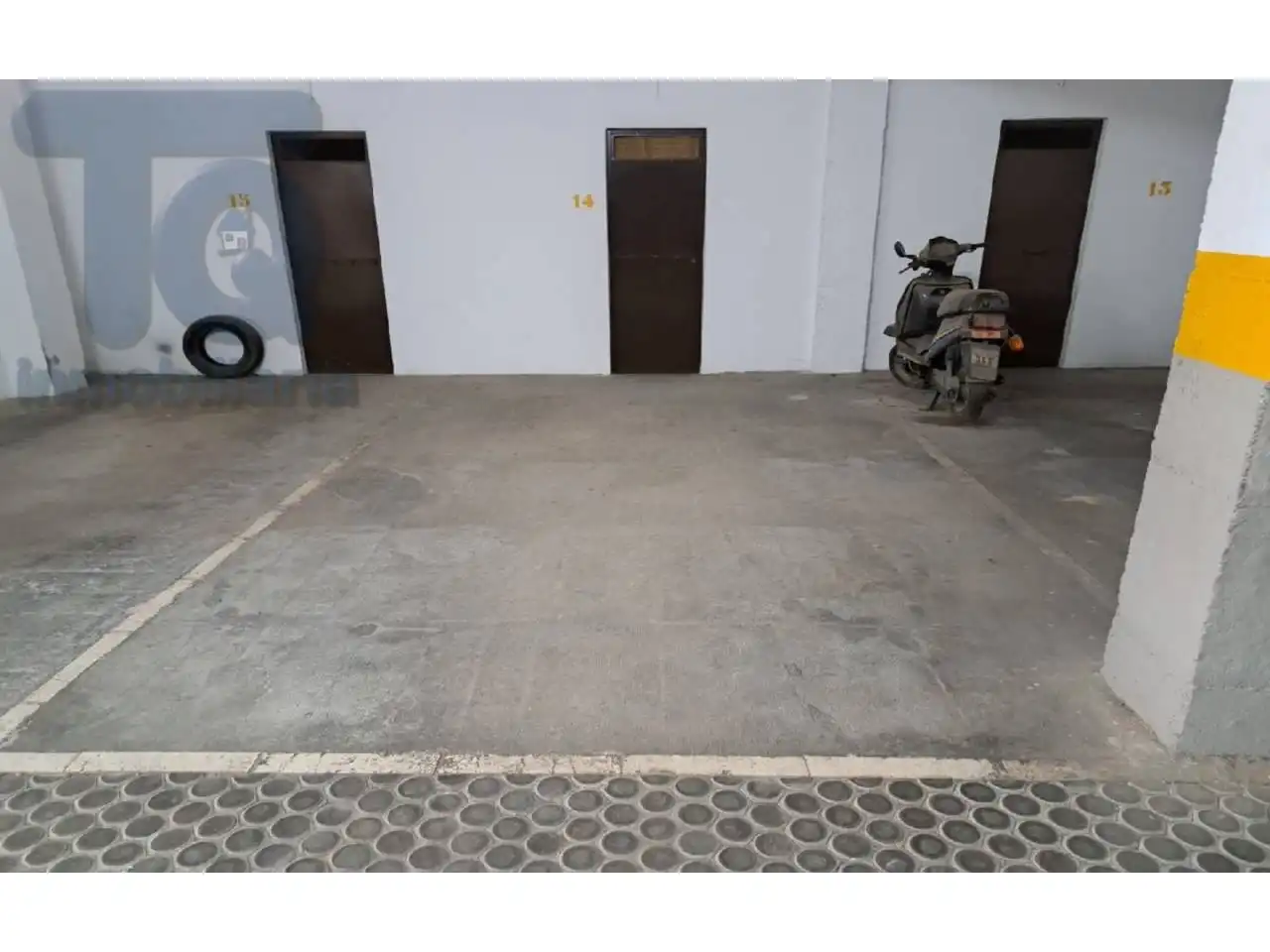 Parkplatz von Garage zum Verkauf in Granada