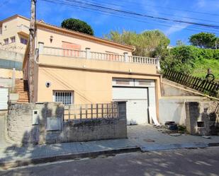 Vista exterior de Casa adosada en venda en Lloret de Mar amb Terrassa