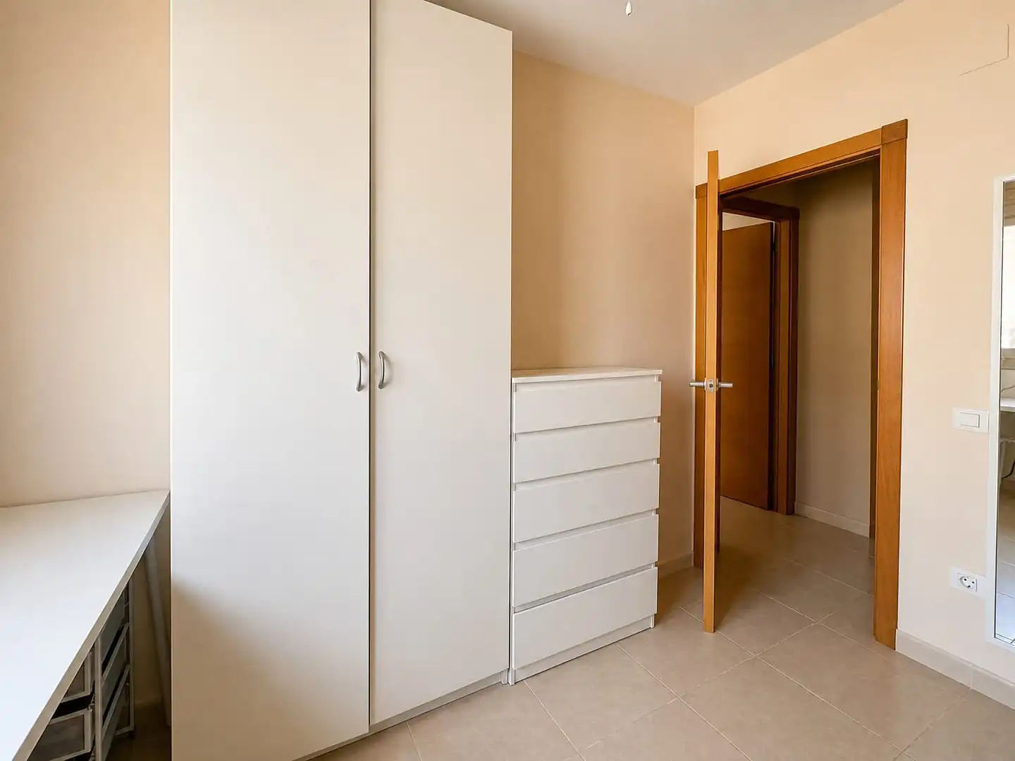 Habitación de Casa adosada en venta en Mont-roig del Camp con Aire acondicionado, Jardín privado y Terraza