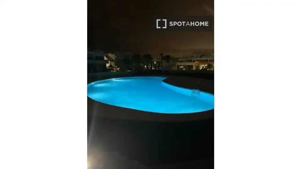 Piscina de Apartament per a compartir en Torrevieja amb Aire condicionat, Calefacció i Terrassa