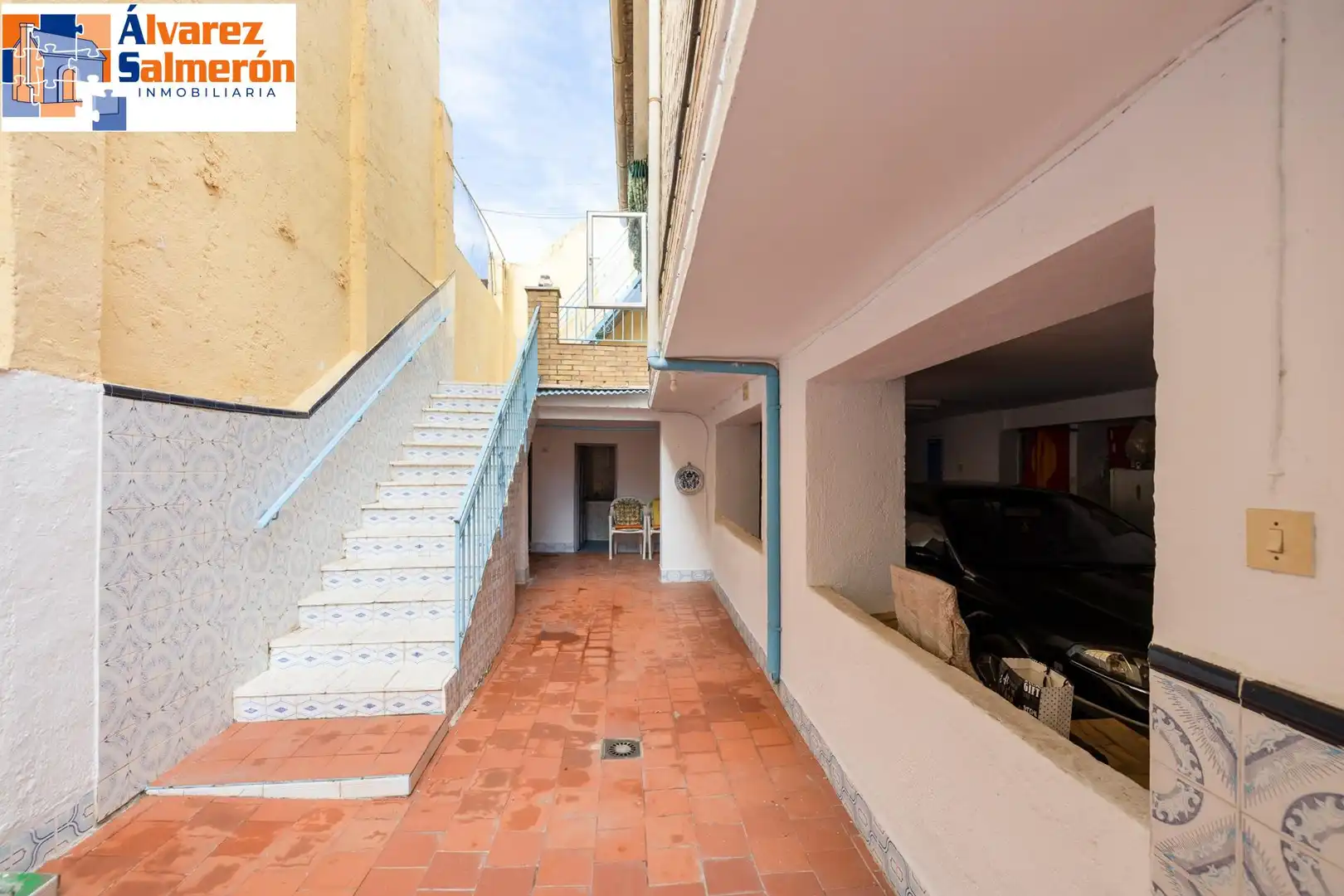 Exterior view of Houses for sale in Armilla  with Air Conditioner, Storage room and Balcony