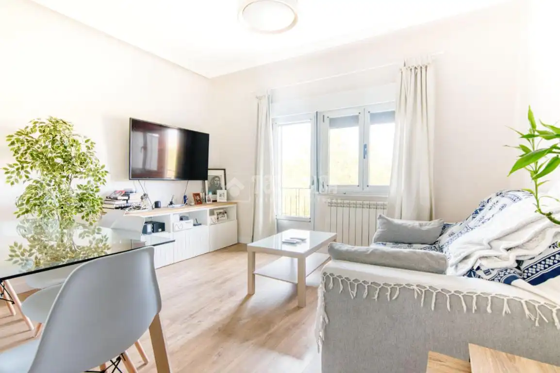 Living room of Flat for sale in Salamanca  with Heating and Balcony