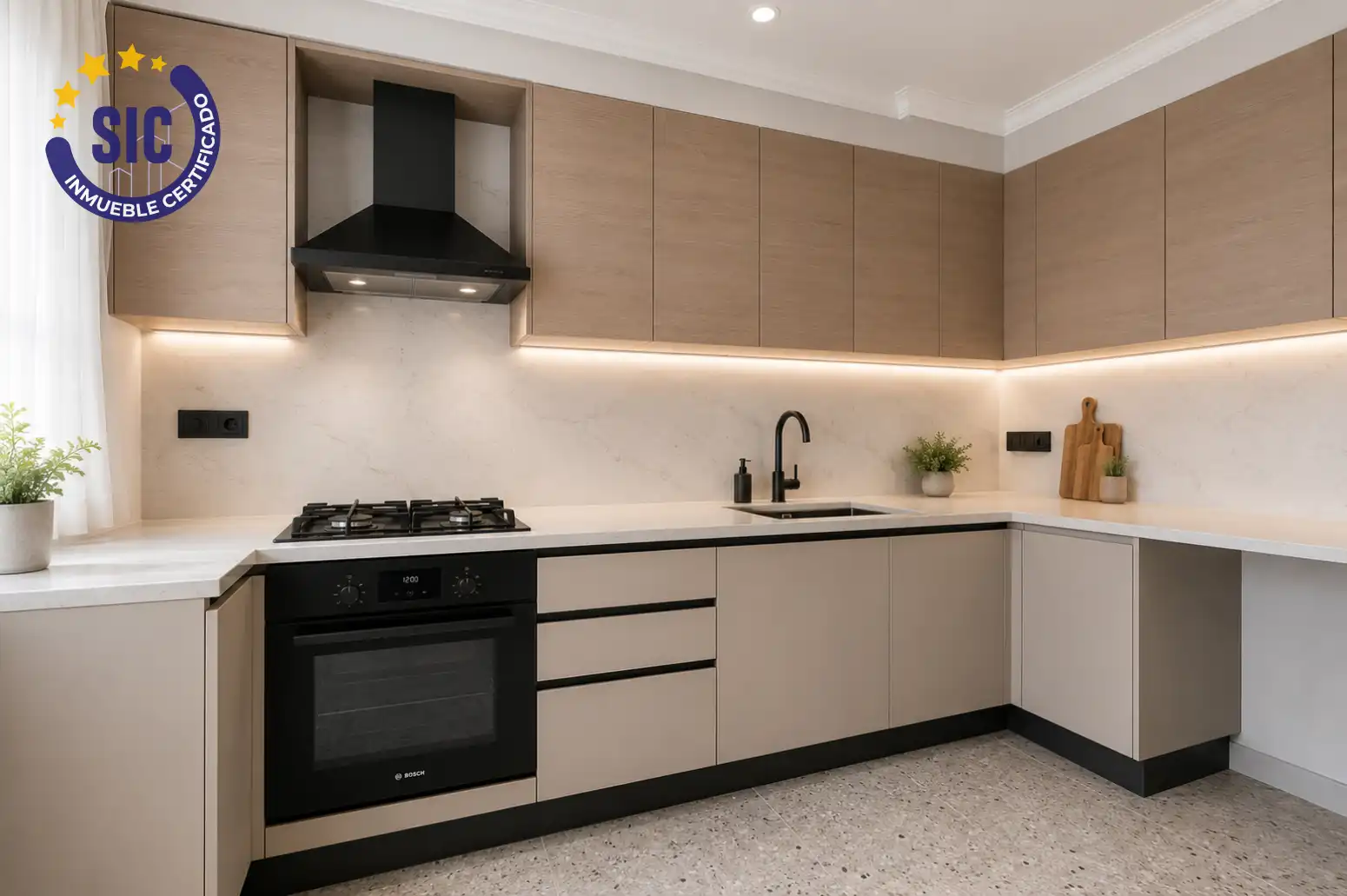 Cocina de Piso en venta en Valencia con Calefacción, Trastero y Balcón