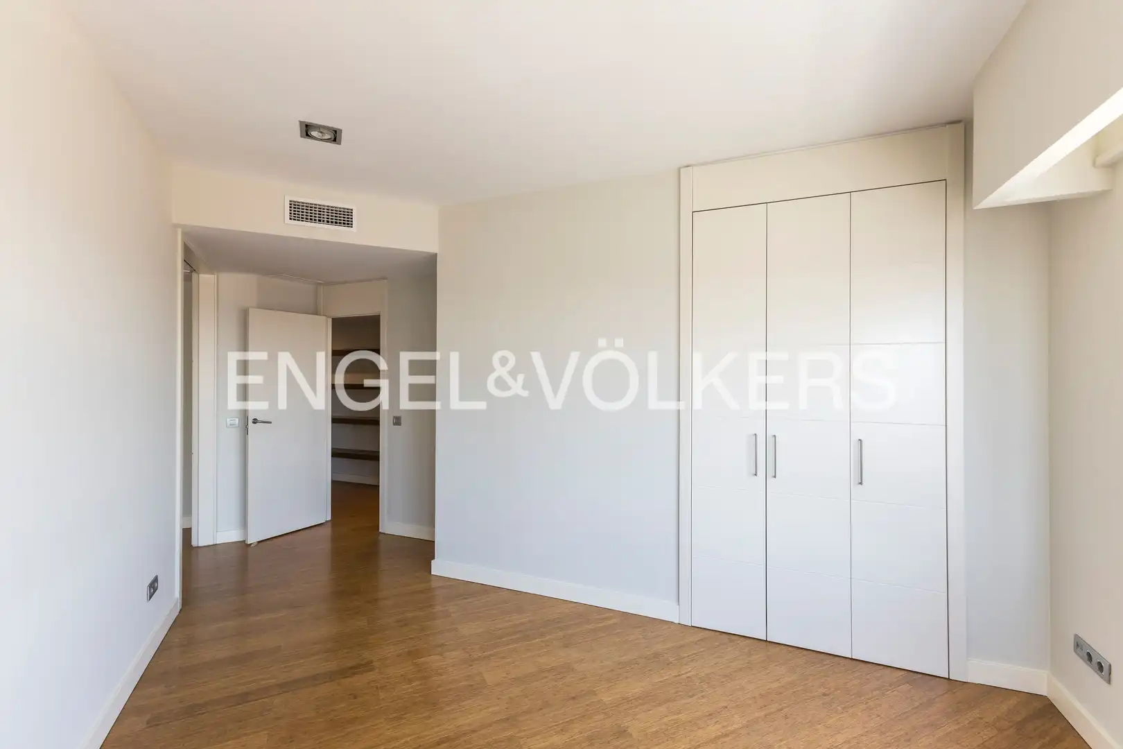 Schlafzimmer von Wohnung zur Miete in Madrid mit Heizung