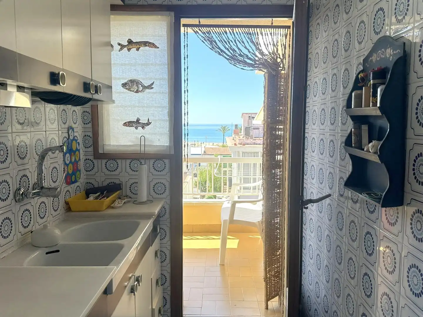 Küche von Wohnung zum Verkauf in Calafell mit Klimaanlage, Heizung und Terrasse