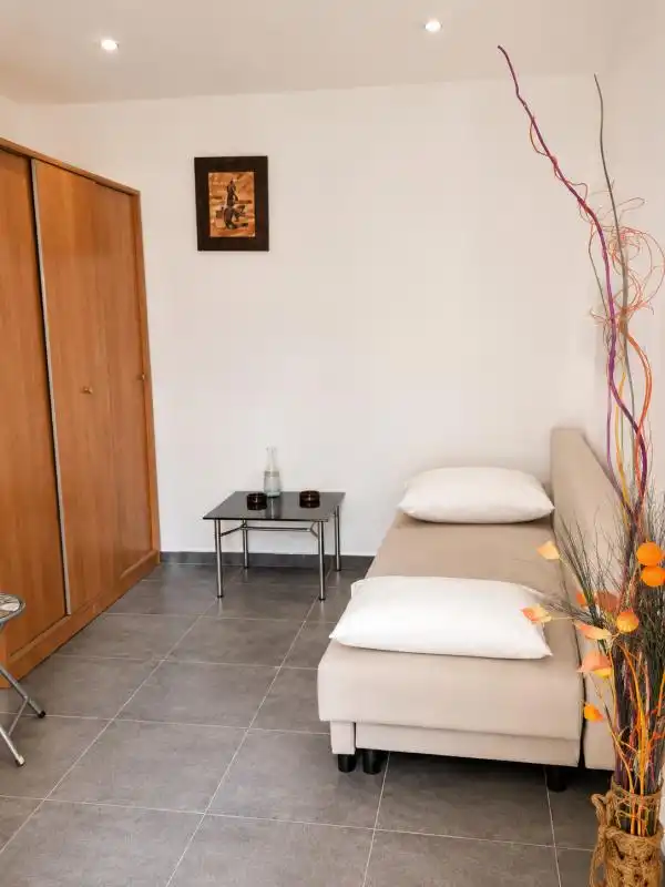 Dormitori de Planta baixa en venda en Málaga amb Aire condicionat, Calefacció i Jardí privat