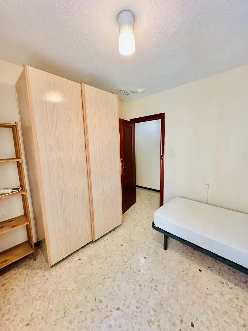 Schlafzimmer von Wohnung zur Miete in Granada mit Heizung, Möbliert und Waschmaschine