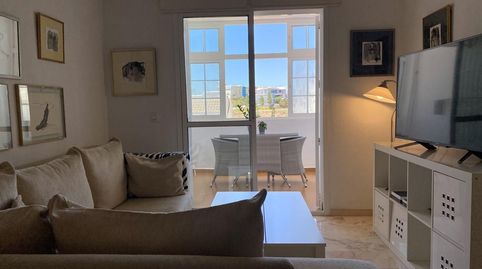 Foto 3 de Piso de alquiler en Av. Carvajal, La Capellanía - El Higuerón, Benalmádena