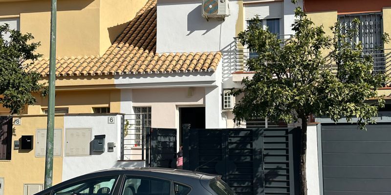 Vista exterior de Casa adosada en venda en Málaga Capital amb Aire condicionat, Terrassa i Traster