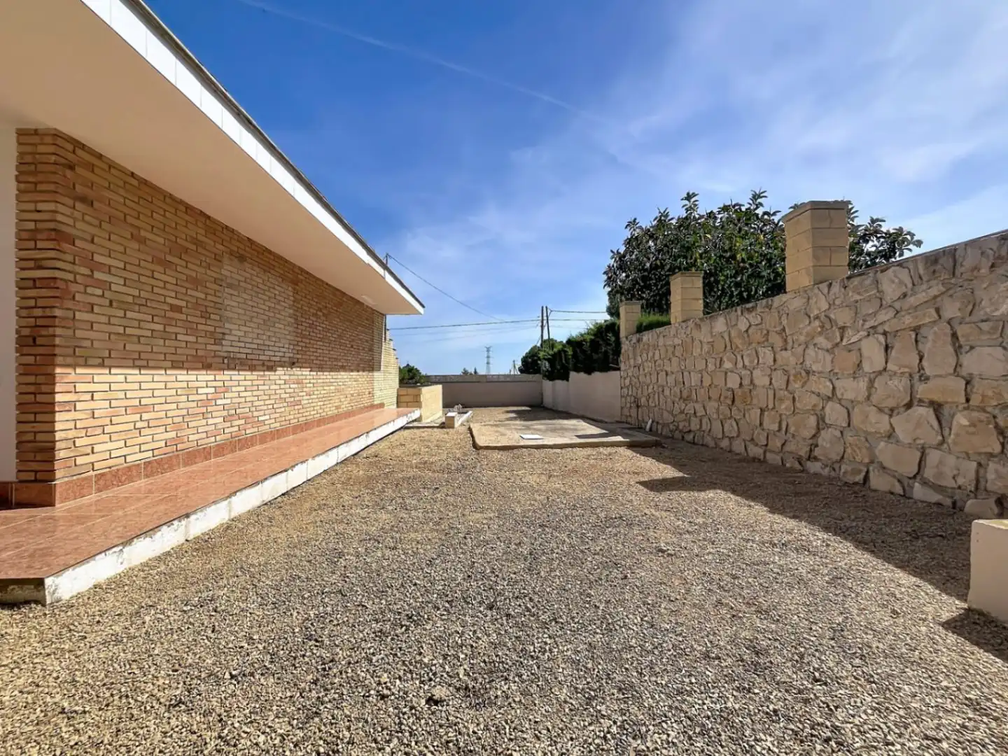 Vista exterior de Casa o xalet en venda en Benidorm amb Aire condicionat, Calefacció i Jardí privat