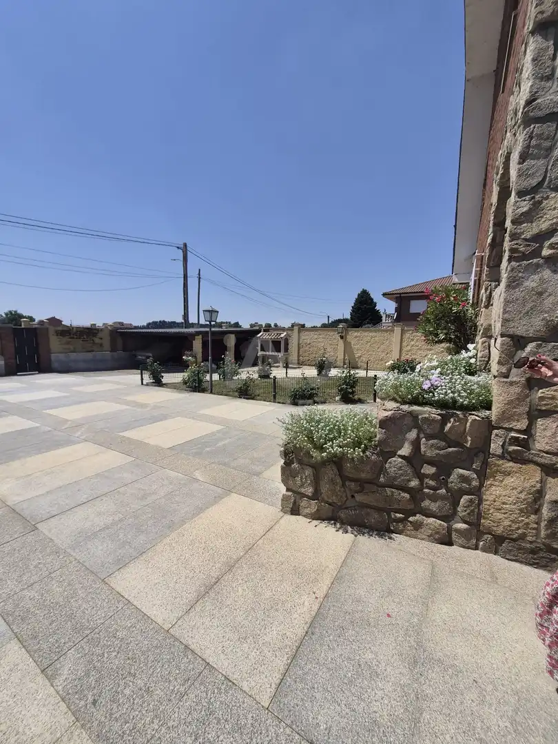Terrace of Houses for sale in Chozas de Abajo  with Heating and Swimming Pool