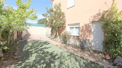 Foto 3 de Casa adosada en venda a Carrer Petúnia, Aiguaviva Parc, Vidreres