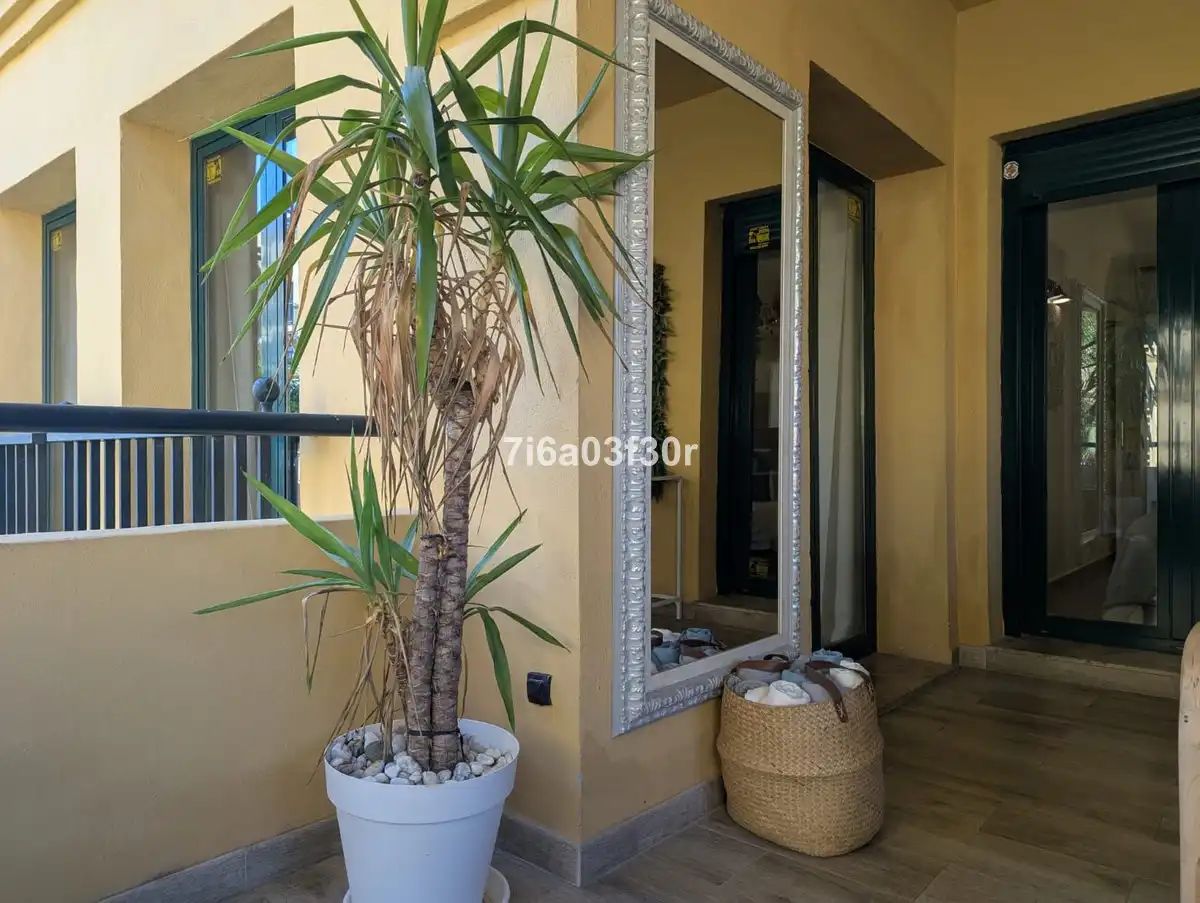 Terrasse von Wohnungen zum Verkauf in Marbella mit Heizung, Privatgarten und Terrasse