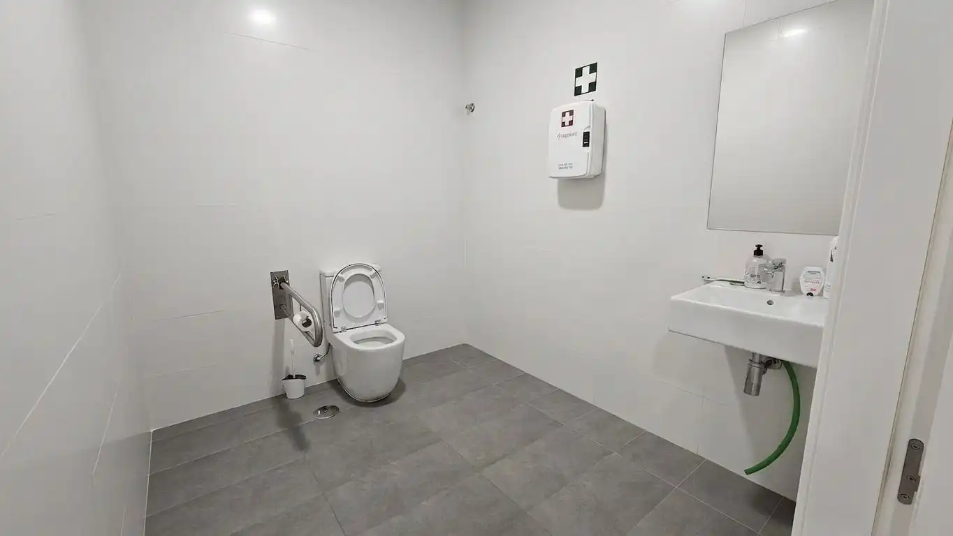 Bany de Local de lloguer en Córdoba