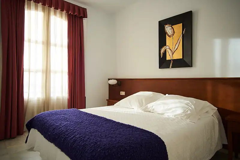 Schlafzimmer von Wohnung zur Miete in Sevilla mit Klimaanlage, Heizung und Möbliert