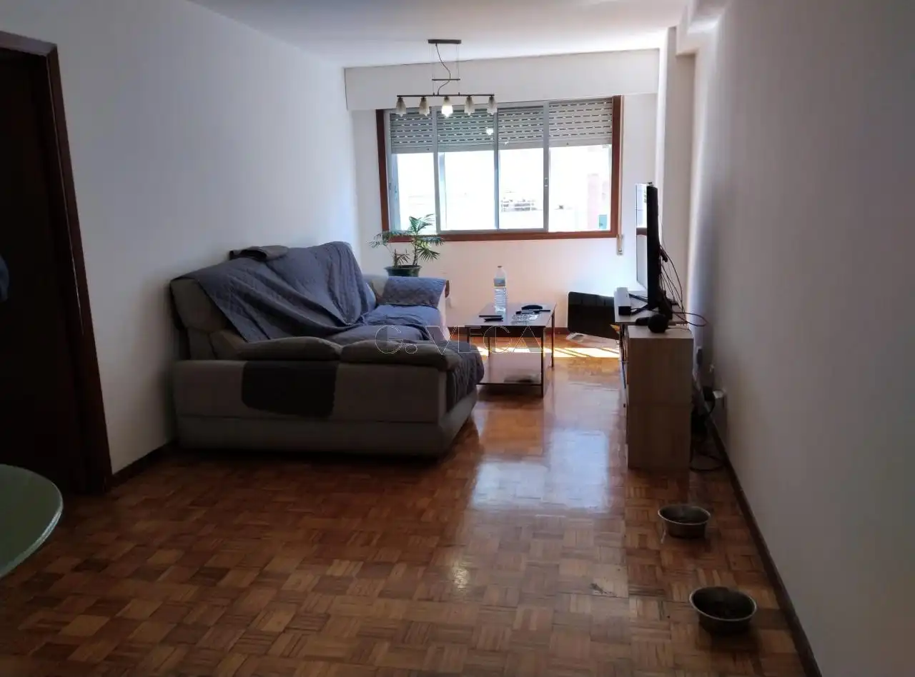 Sala d'estar de Pis en venda en Vigo  amb Parquet i Traster