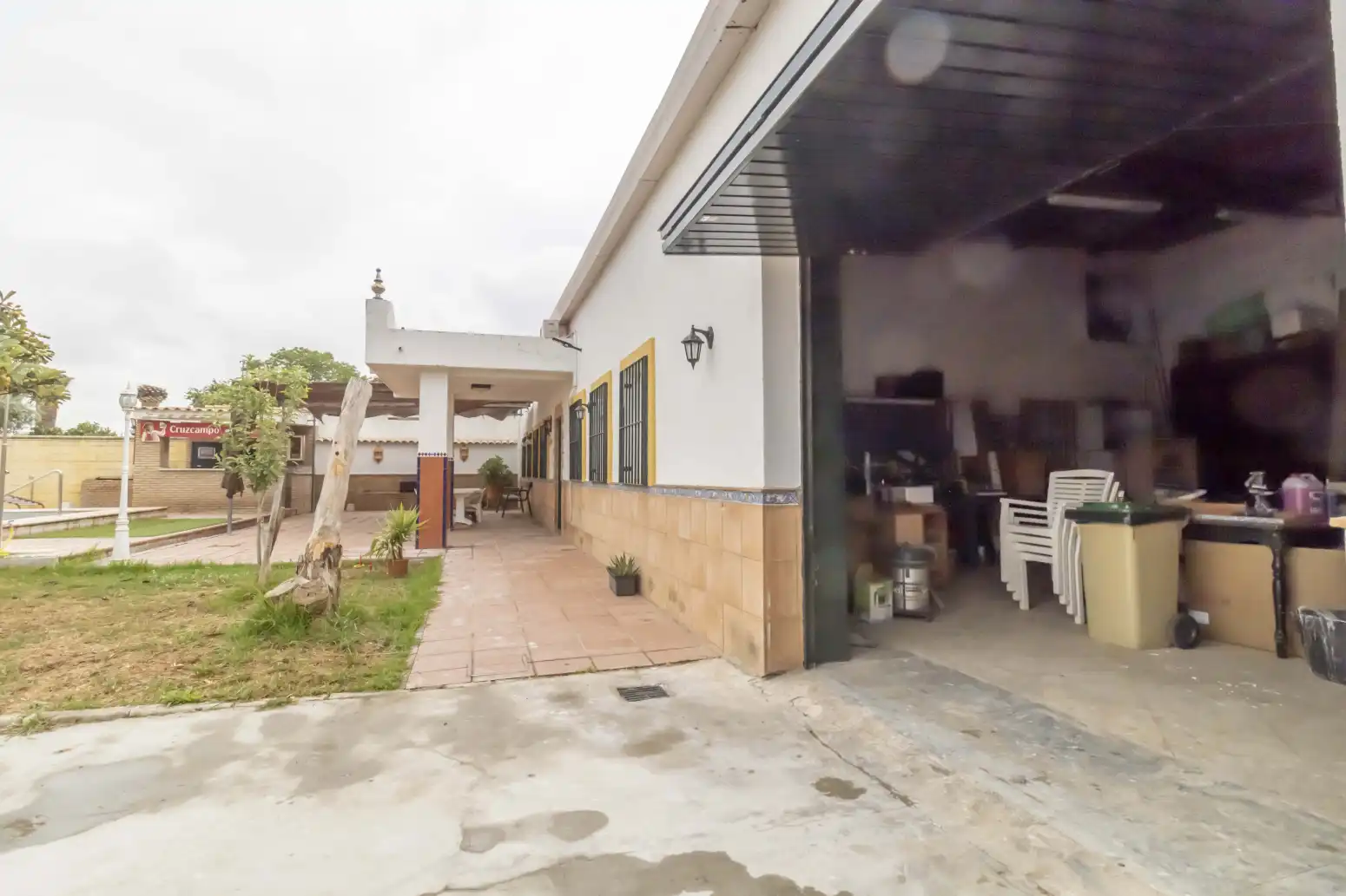 Exterior view of Houses for sale in Carmona  with Air Conditioner, Private garden and Swimming Pool