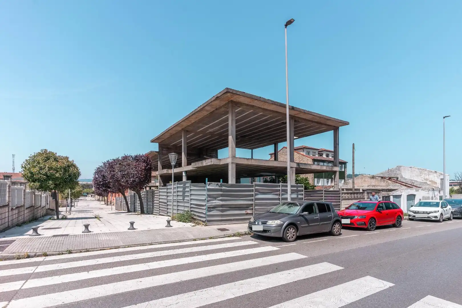 Vista exterior de Edifici en venda en Gijón 