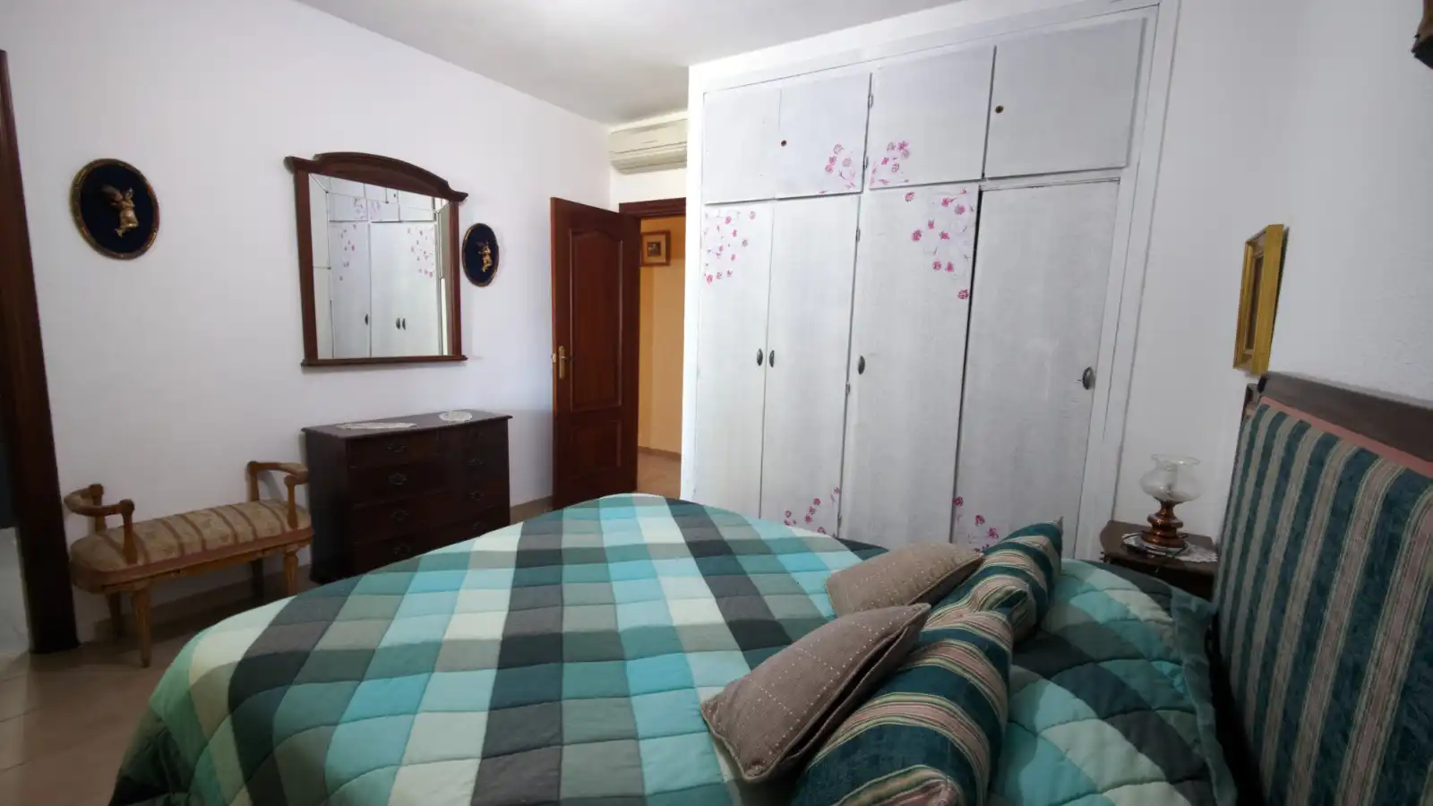 Dormitori de Casa o xalet en venda en La Zubia amb Aire condicionat, Jardí privat i Traster