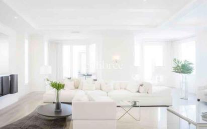 Living room of Flat for sale in  Barcelona Capital  with Air Conditioner, Heating and Oven