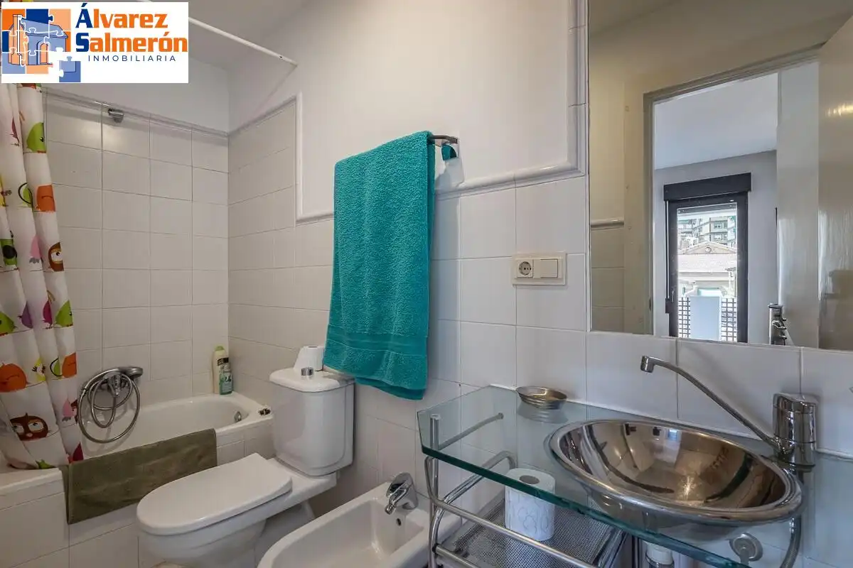 Bathroom of Houses for sale in Granada  with Air Conditioner, Terrace and Storage room