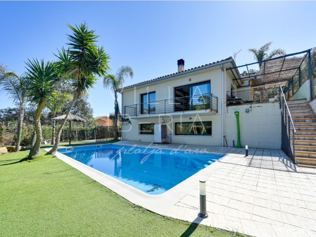 Vista exterior de Casa o chalet en venta en Castell d'Aro, Platja d'Aro i s'Agaró con Aire acondicionado, Calefacción y Jardín privado