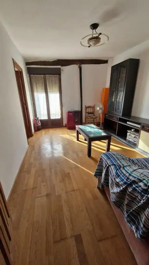 Sala d'estar de Casa adosada en venda en Ribafrecha amb Parquet, Moblat i Rentadora