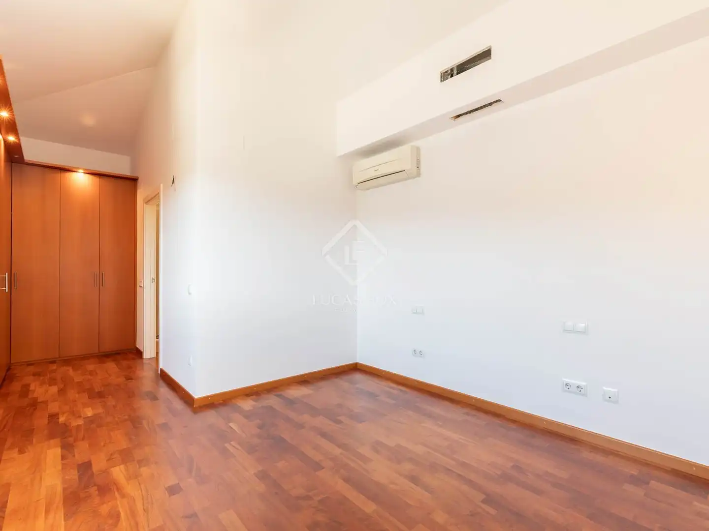 Dormitori de Casa o xalet en venda en Castelldefels amb Aire condicionat, Calefacció i Jardí privat