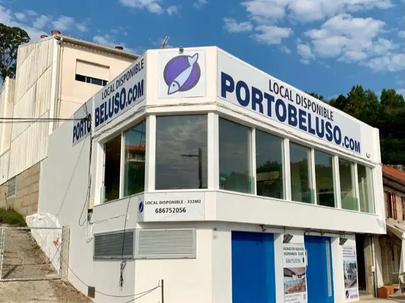 Local commercial à louer à Playa de beluso 28