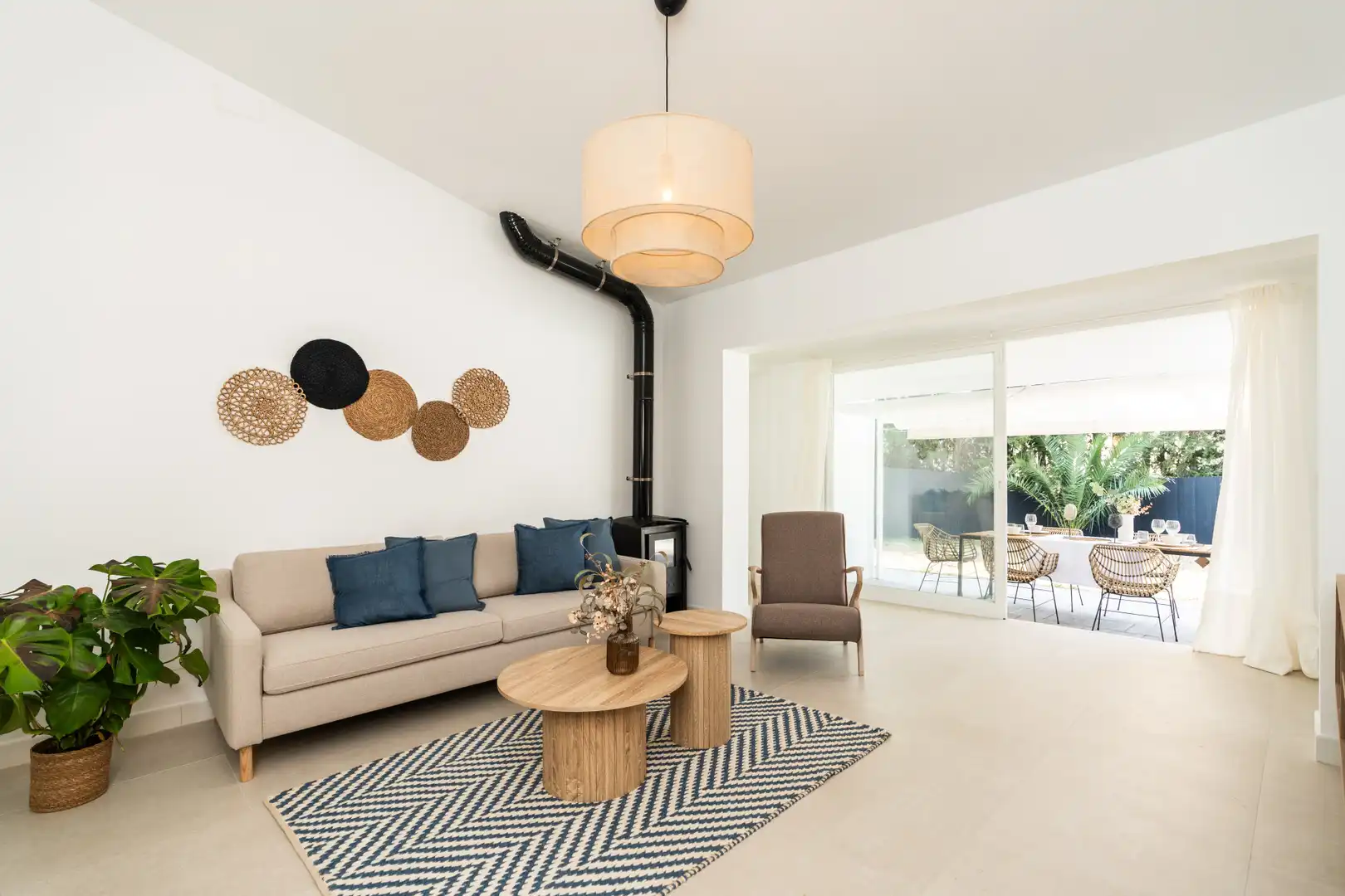 Sala d'estar de Casa o xalet en venda en Estepona amb Jardí privat i Piscina