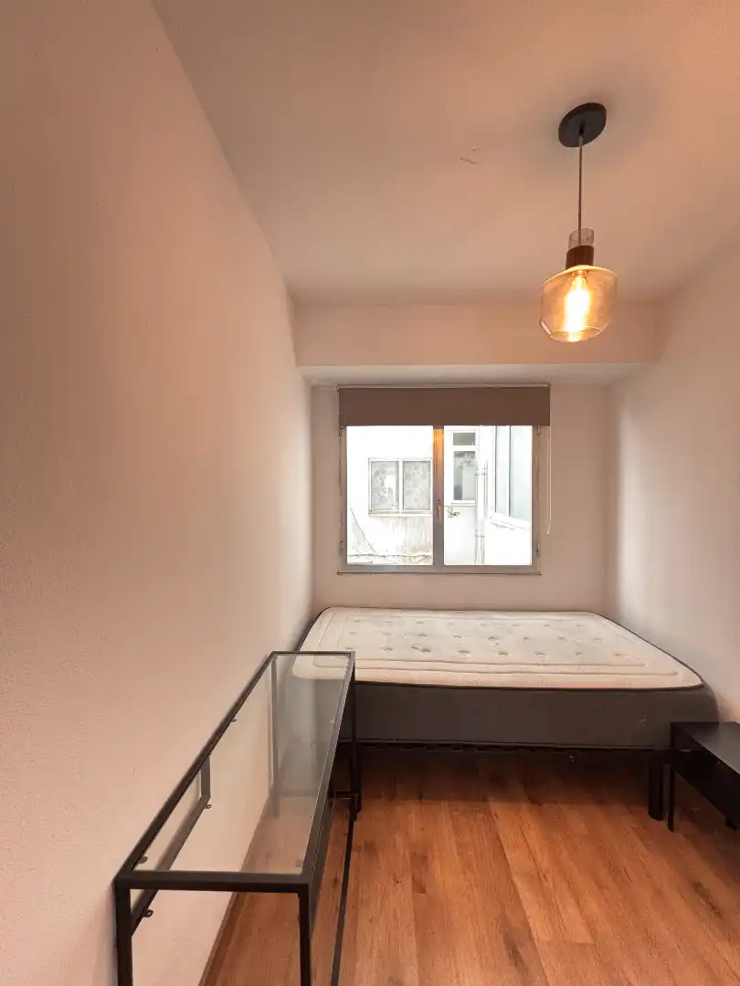 Habitación de Piso en venta en Santiago de Compostela  con Calefacción, Trastero y Amueblado