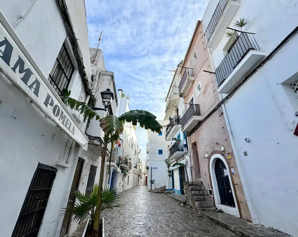 Vista exterior de Piso en venta en Eivissa con Calefacción