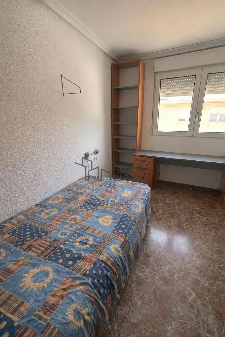 Habitación de Casa adosada en venta en Zaragoza