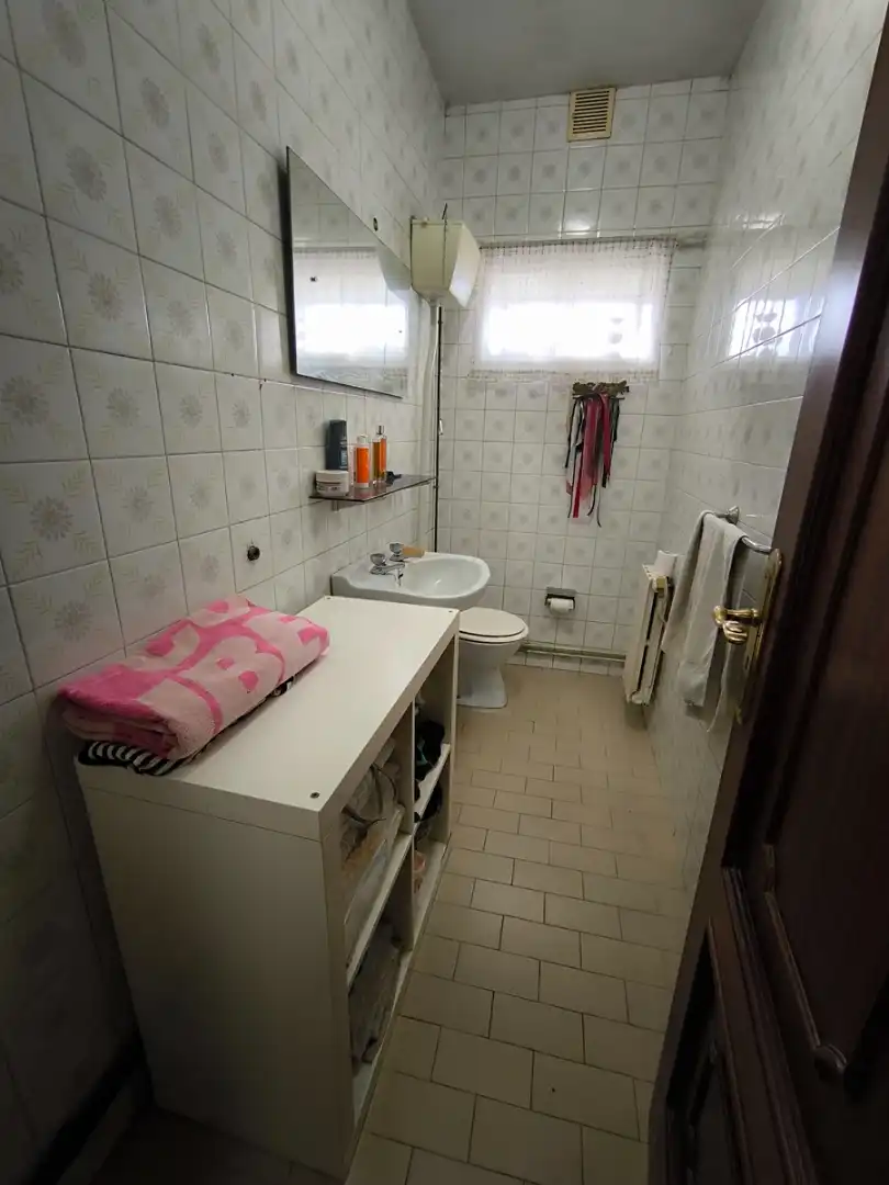 Badezimmer von Wohnung zum Verkauf in Vilagarcía de Arousa mit Heizung, Parkett und Abstellraum