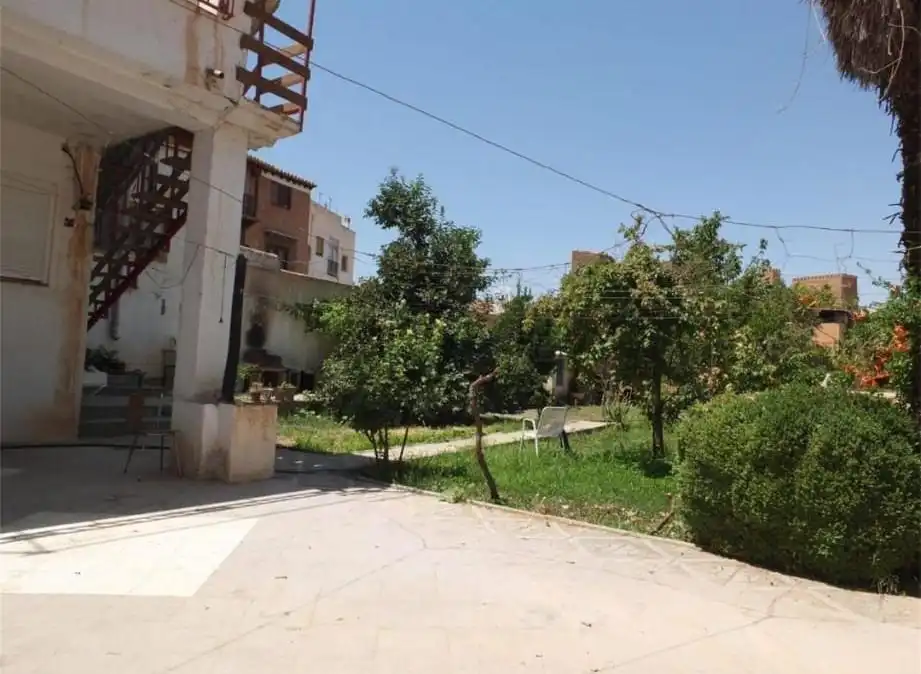 Edificio en venta en Guadix