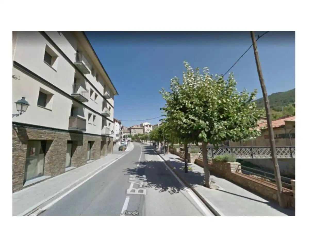 Vista exterior de Local de alquiler en La Pobla de Lillet